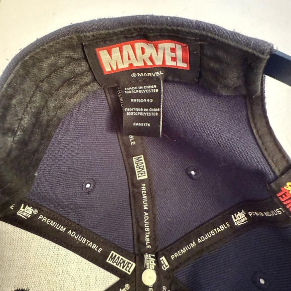 Marvel Black and White Adjustable Cap - Picture 6 of 6